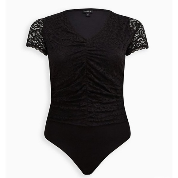 Torrid lace cinched little black short sleeve noir bodysuit plus 2X new - Picture 1 of 11